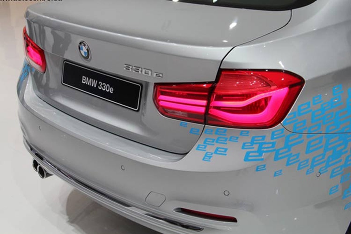 BMW ven man BMW 330e phien ban chay dien-Hinh-5